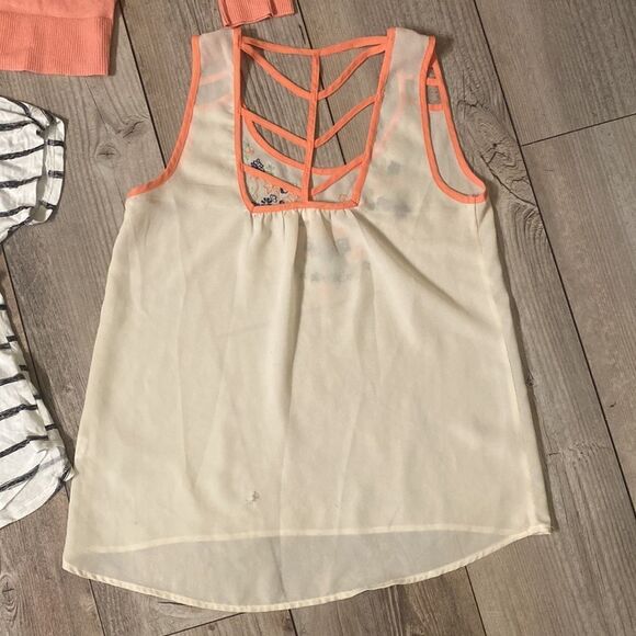 Lot of 3 Women’s Size Small Cardigan, Tank, Short Sleeve Top - Picture 4 of 16